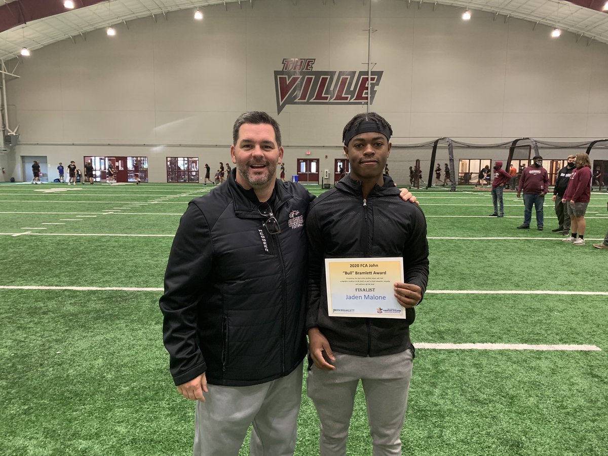 MemphisFCA901's tweet photo. Congrats to our 2020 John ‘Bull’ Bramlett Award winner and finalists. 

Winner: Peter Nearn @ECSAthletics 
Finalists: 
Harrison Wilkes @YouAreHouston 
Jaden Malone @CHSDragons 
Garrett Leath @RossvilleAcad 
Luke Moore -not pictured @Favathletics https://t.co/z9r4ylcPtY