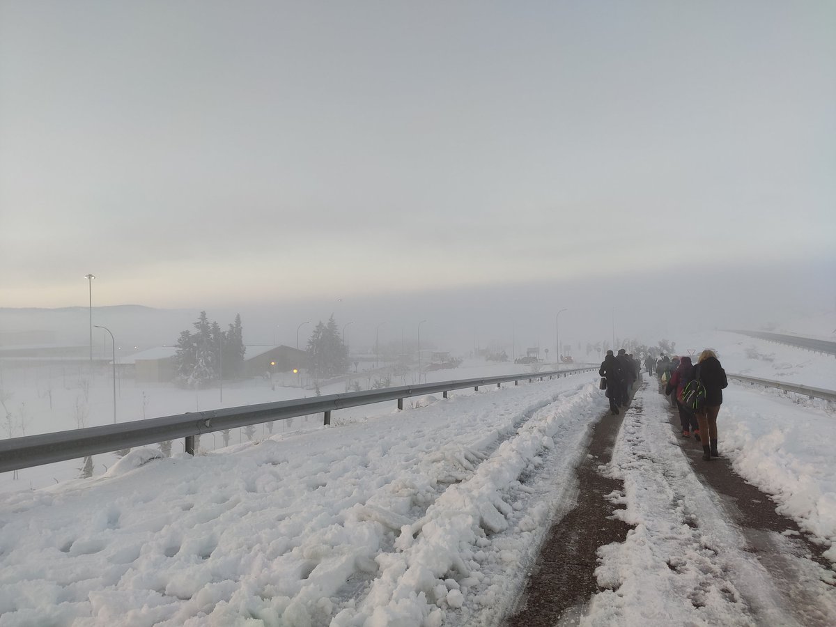 ORGULLOSO de mis compañeros. Olvidados de la administración, alejados de los focos, pero siempre dando lo mejor de sí mismos en cada momento y en las peores condiciones. 
Somos la última frontera. #sosprisiones