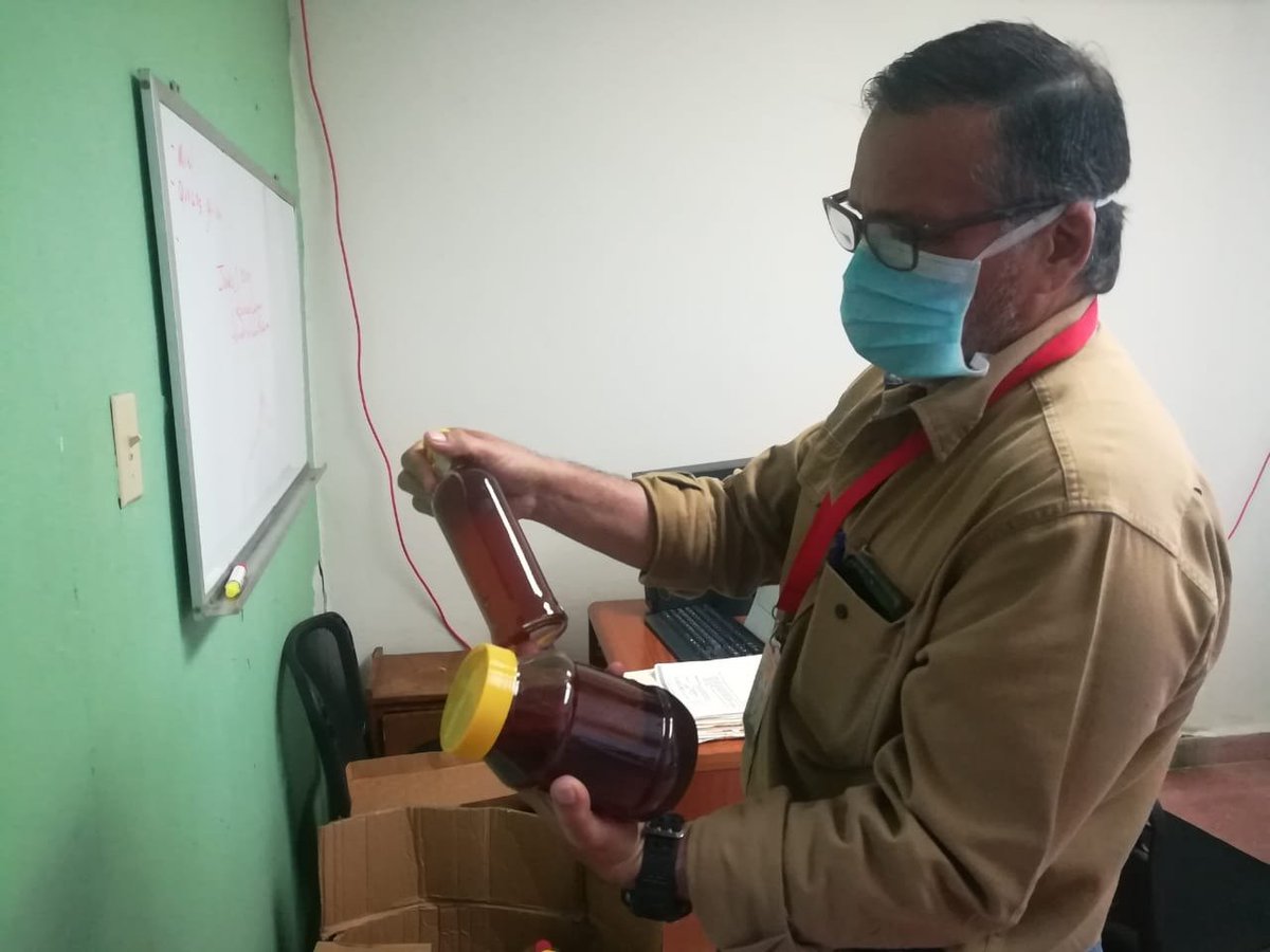 tvnnoticias's tweet photo. El @MINSAPma en operativo en días pasados decomisó en un minisúper de Puerto Armuelles y otros puntos, 400 kilos de carne de dudosa procedencia, 100 libras de queso que no tenían registro sanitario y 50 galones de miel adulterada. #NoticiasTVN https://t.co/H83Z5R6CIt