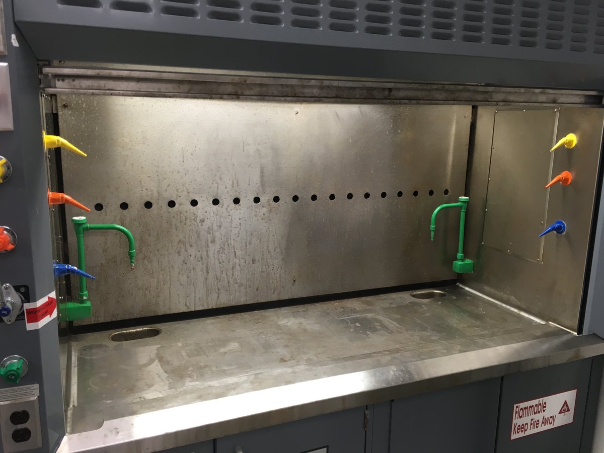Someone I know cleaned their group's fume hood before another lockdown and presumed stop to all non-essential  research. Not a bad way to walk away from things I guess. I won't identify whose fume hood it is.... Thanks <a href="/Keegan_Smith_/">Keegan Smith</a> for the pictures. #notachemist #notessential
