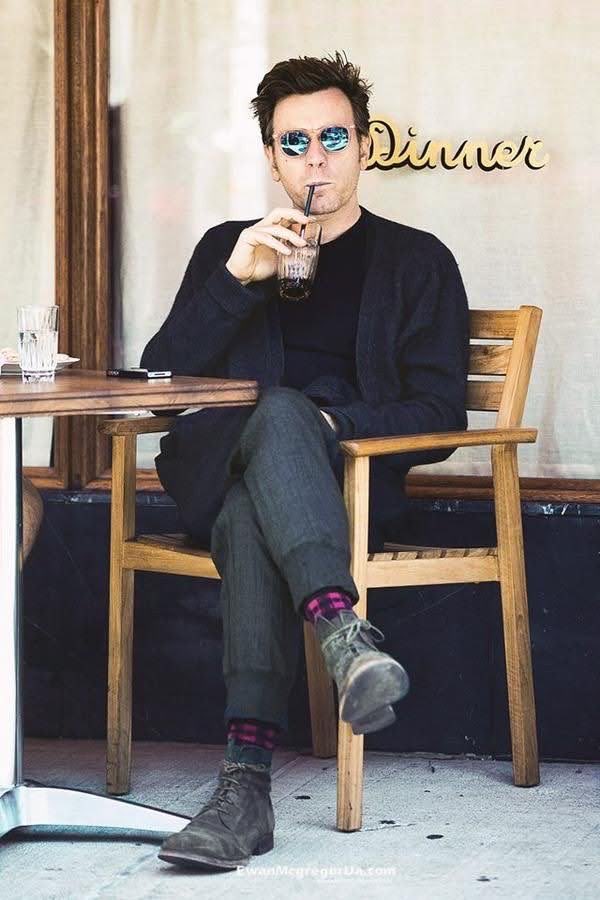 pedro pascal and ewan mcgregor as each other, a thread