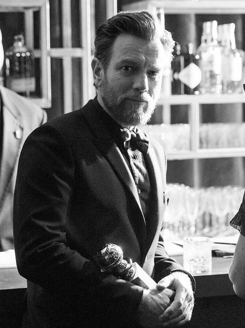 pedro pascal and ewan mcgregor as each other, a thread