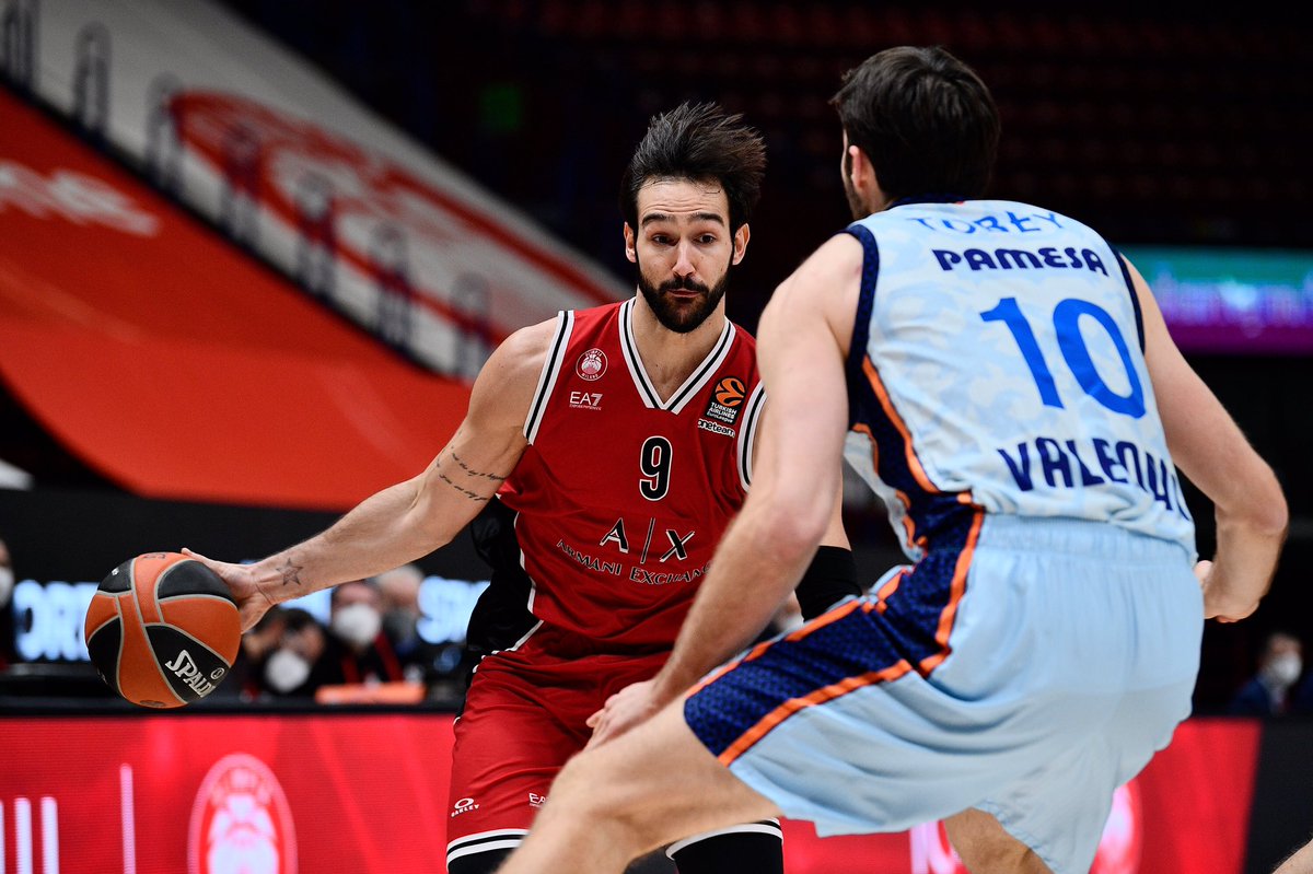 OlimpiaMI1936's tweet photo. Mission accomplished: Olimpia defeated Valencia 95-80 in Datome’s career night ⚪️🔴➡️ https://t.co/izcfl0aFcj
📊Datome 27, Delaney 17, LeDay 15, Punter 14, Hines 6, Roll 5, Moraschini 4, Rodriguez 3, Brooks e Tarczewski 2
#insieme #EuroLeague #AXMVBC #ForzaOlimpia
@EuroLeague https://t.co/sel9M24AVZ