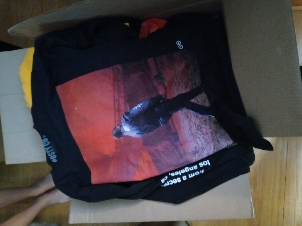 ellefsonband's tweet photo. When @rriproarin says he's sending you a package.. He's not fucking around. Love you guys. @PostMalone https://t.co/mIlSx9ypxE