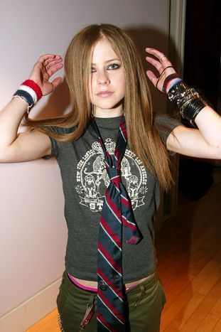 avril lavigne with tie