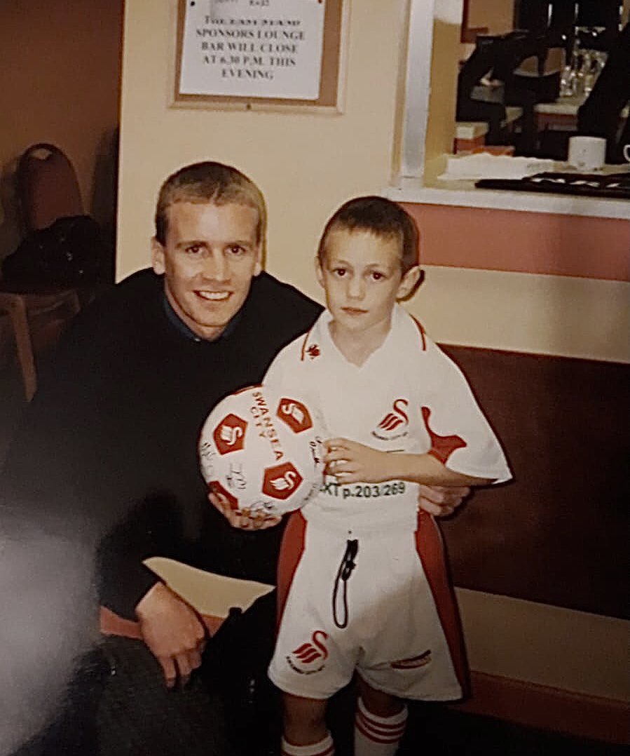 ConnorRobs's tweet image. Who’d have known.. 🦢