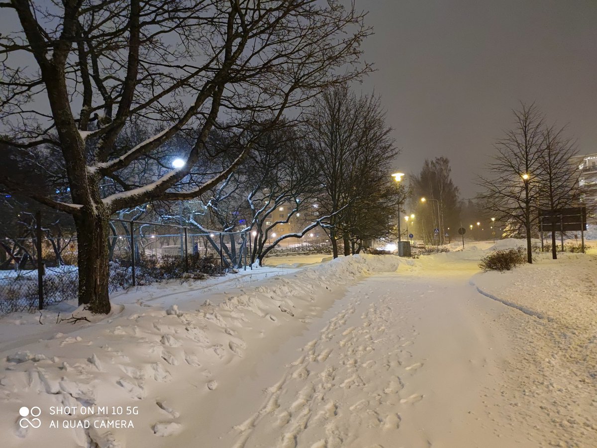 zohaibbaig's tweet photo. kävele ennen nukkumaanmenoa lumessa // walk before bedtime in snow https://t.co/fNvkAC3yFK