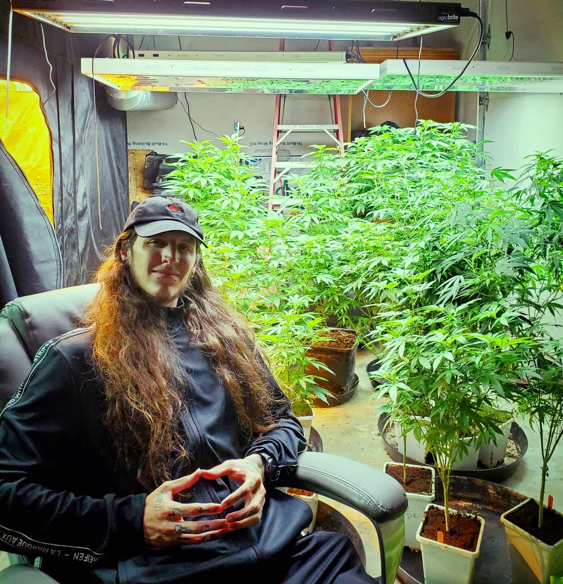 TriptonicSounds's tweet photo. In my natural habitat ☺🌲 https://t.co/cMgnJpnVgN