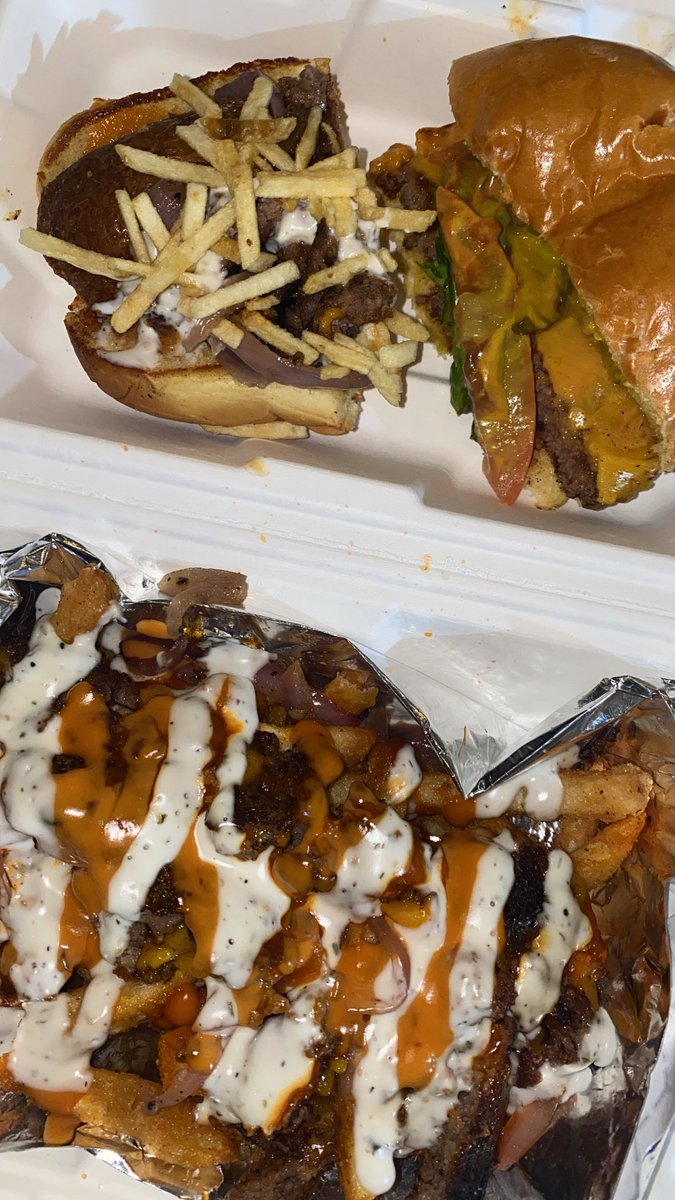 loookatmeimkiad's tweet photo. vegan food is only bland when u don’t know where to go or how to cook it 🤷🏽‍♀️ https://t.co/2mnvY3amBg