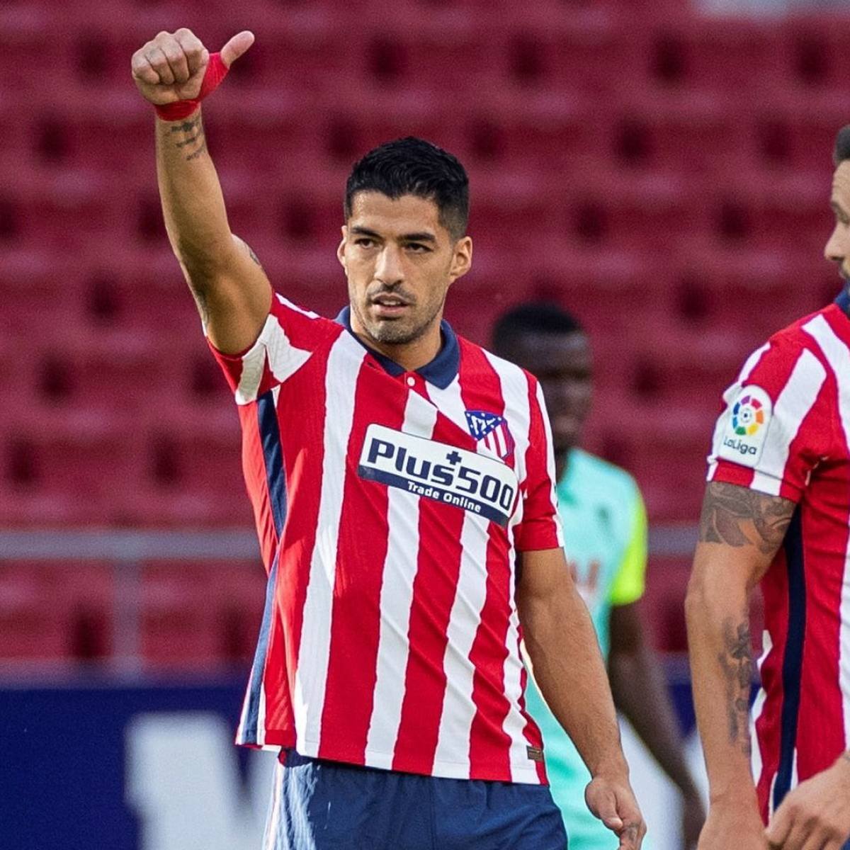 L'Atletico a été capable de se forger un effectif complet a tous les postes, avec une concurrence forte a tous les postes et en recrutant de très bon joueurs comme Luis Suarez, Torreira, Kondogbia, etc...