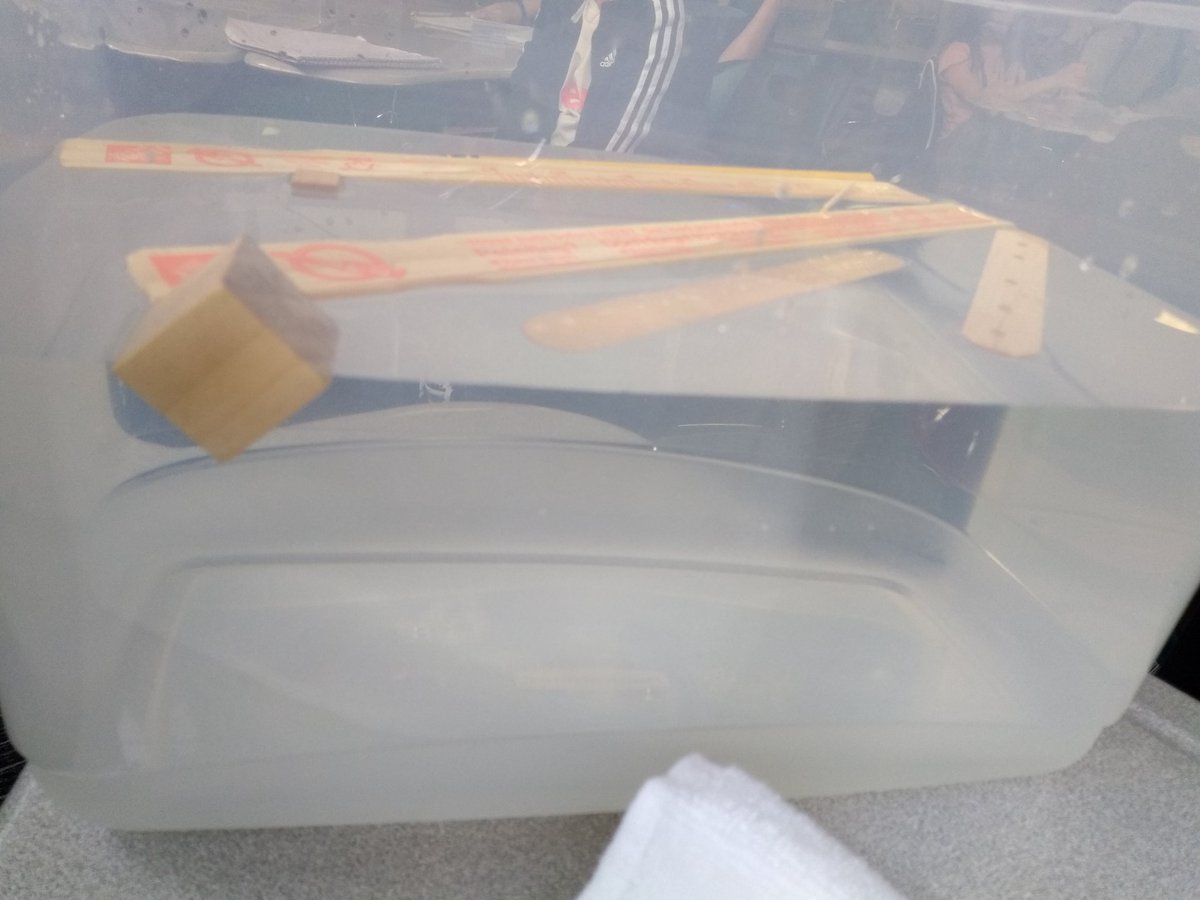BonillaECSE's tweet image. Today was classified matter by its ability to sink or float. We made comparison statements and added to our Matter IWW. @CFISDScience @FlanaganPam @LesleyLucia @CFISDLieder #GrowingLieders #sinkfloat #matter