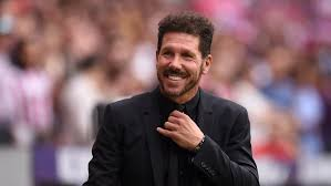 Diego Simeone, entraineur de l'Atletico depuis de longues années déjà, a mit en place un système de jeu, qui il est vrai, peut ne pas plaire mais est très efficace et permet a l'Atletico d'être 1er de Liga pour l'instant !