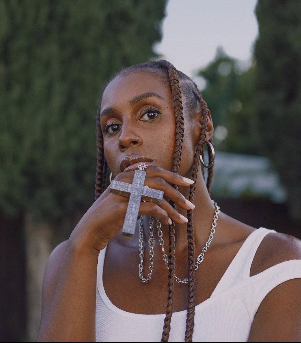 Après des mois de travail sur ma maison d’édition #Omaxbooks, un premier livre arrive enfin : « The Misadventures of Awkward Black Girl » de <a href="/IssaRae/">Taniah Rucker</a> est en précommande (Ebook ou Physique) en français sur omaxbooks.com

#issarae #insecure #livre