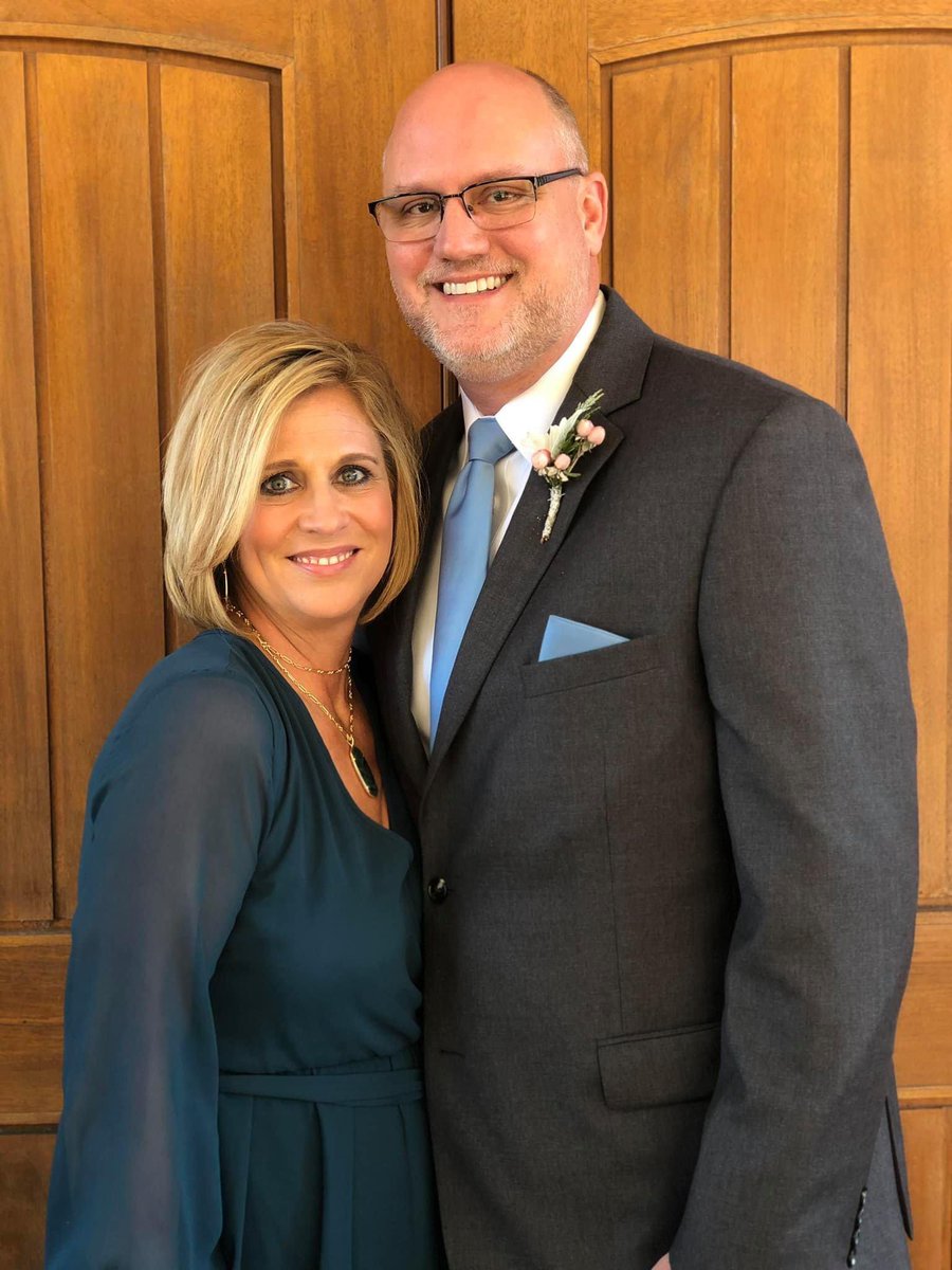lizbethmurr's tweet photo. My forever valentine #happilyeverafter https://t.co/J3TnG3O8HF