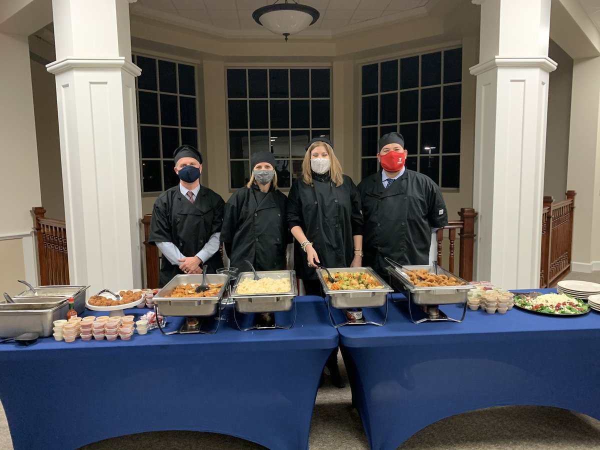 m_salazarzamora's tweet image. What a pleasure it was to serve dinner to the @TomballISD School Board members who proudly serve our Tomball community.  These elected officials help us make Tomball ISD not just a district, but a destination. I’m lucky to be a part of this Team of 8!! #TeamTomball #BestBoardEver