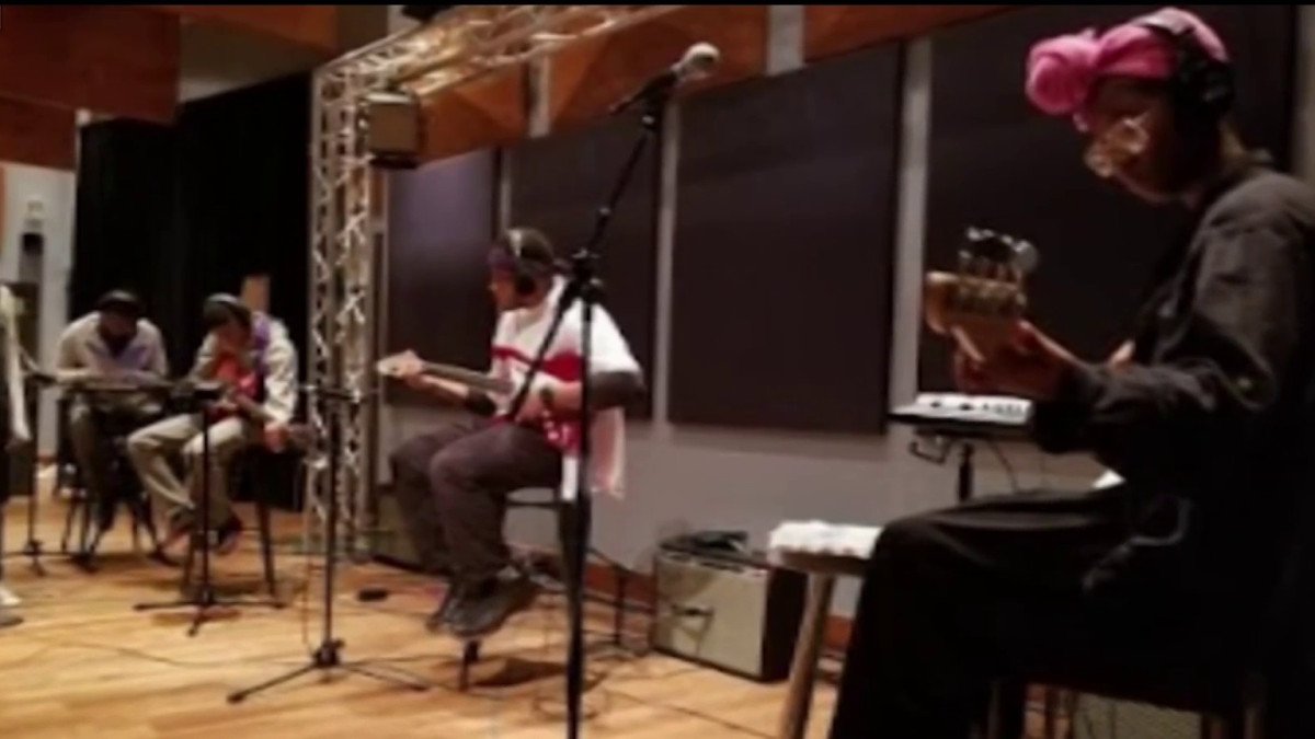 WATCH: <a href="/BeyondthebarsPA/">Beyond the Bars</a>, a Philadelphia nonprofit committed to stopping violence and uplifting the city’s youth through music, received a half million dollar award for its work in the community. <a href="/BHudTV/">Brandon Hudson</a> has the story: on.nbc10.com/rPVro2F