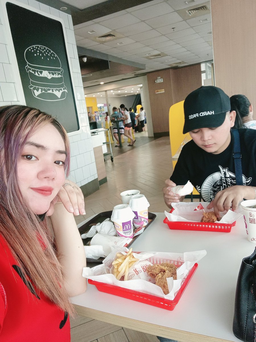 ronnieca18's tweet photo. ❤️🧑‍🤝‍🧑👩‍❤️‍💋‍👨 https://t.co/GKkzZxOTTZ