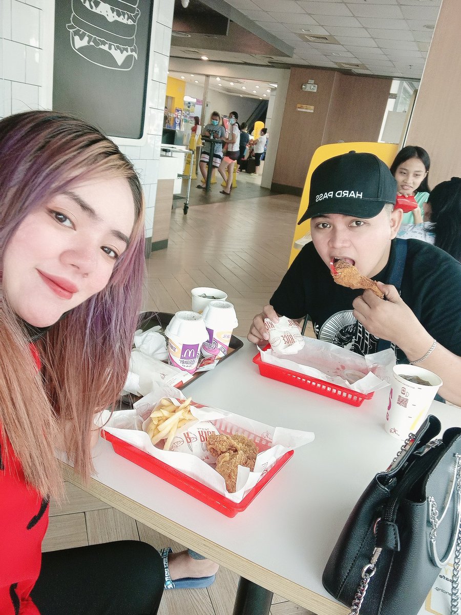 ronnieca18's tweet photo. ❤️🧑‍🤝‍🧑👩‍❤️‍💋‍👨 https://t.co/GKkzZxOTTZ