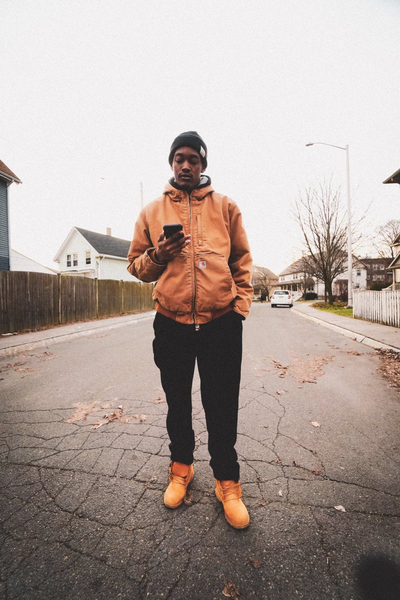 7Days7Ways_'s tweet photo. Basically .. all the fake love get away from me lately I been focused on a bag so don’t play wit me #MIASEASON https://t.co/djEK4vwhrb
