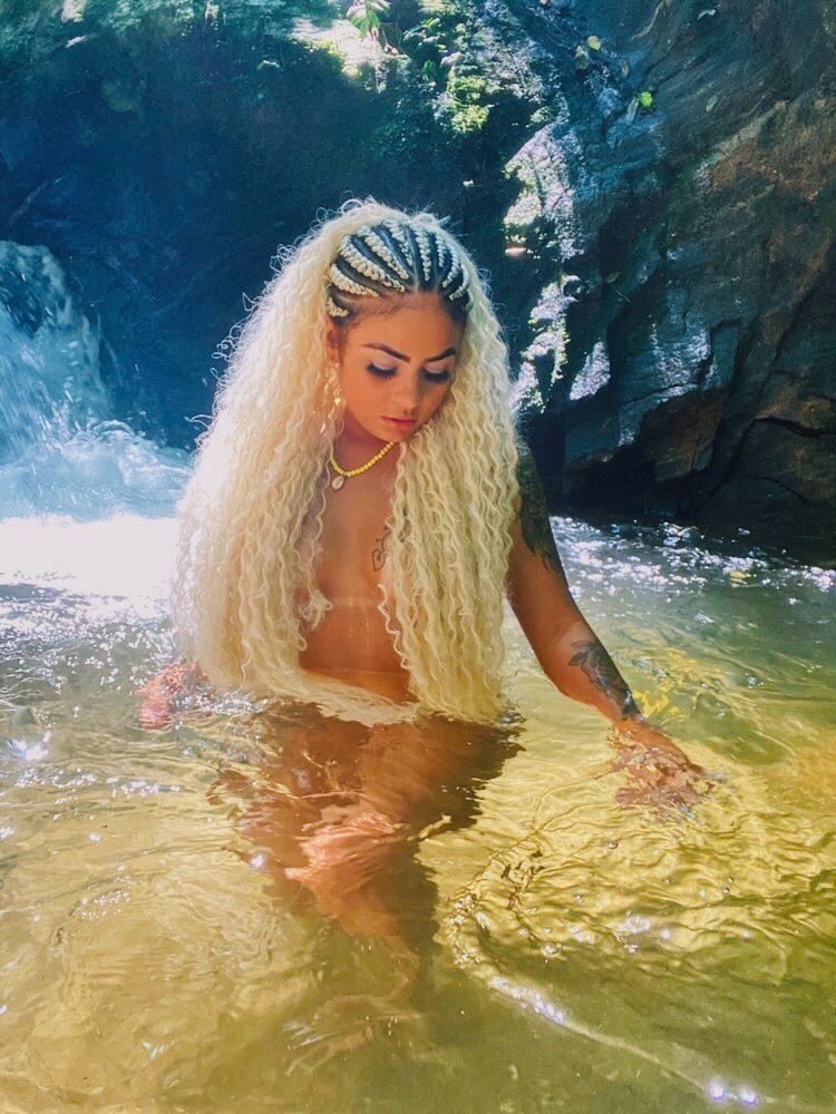 badgalmuller's tweet photo. Uma verdadeira sereia 🧜🏾‍♀️🐚 https://t.co/JKjVkkLnH3