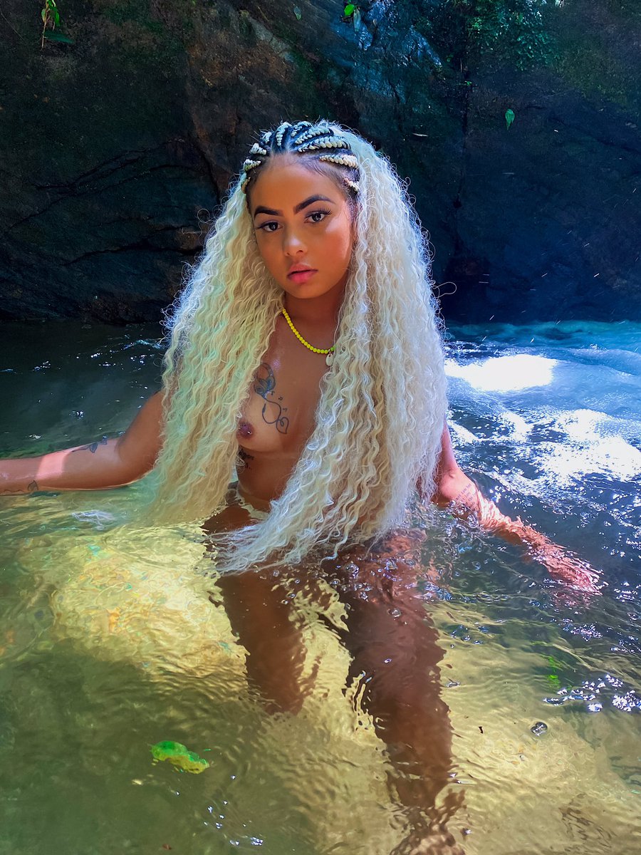 badgalmuller's tweet photo. Uma verdadeira sereia 🧜🏾‍♀️🐚 https://t.co/JKjVkkLnH3