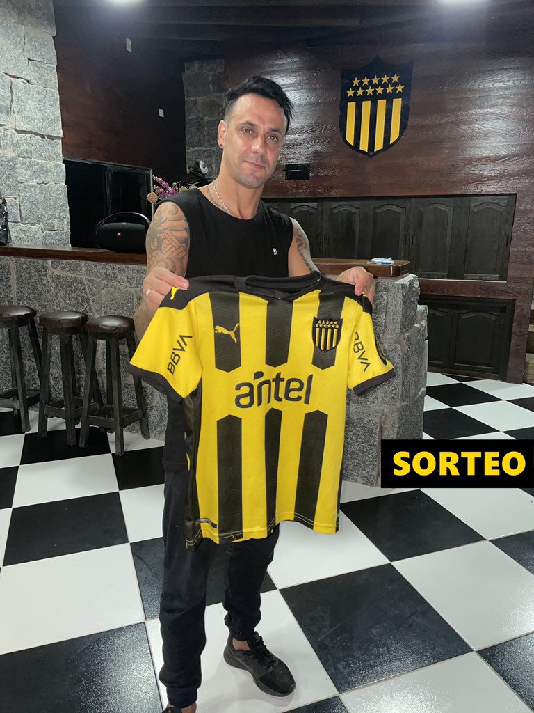 𝗦𝗢𝗥𝗧𝗘𝗢 la nueva camiseta de #Peñarol para que un Manya como vos pueda disfrutarla como yo 🙌🏼

- Mencioná @ en los comentarios a 1️⃣ Carbonero/a.
- RT este tweet. 

Sorteo el 20/01 con <a href="/Easypromos/">Easypromos</a>. Participando en mi Instagram y Facebook sumás más chances.

Mucha suerte! 💛🖤