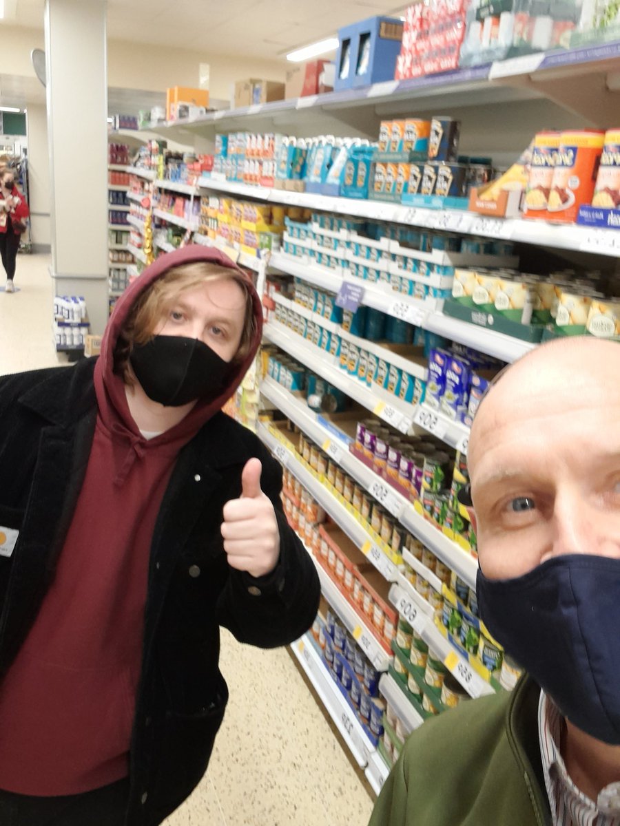 pmacb79's tweet photo. @LewisCapaldi an absolute gent u were the nite in Tesco Sauchiehall St, good man, great to see fame hasnae gone to your head 👌🏻 https://t.co/4CbCKCpZGl