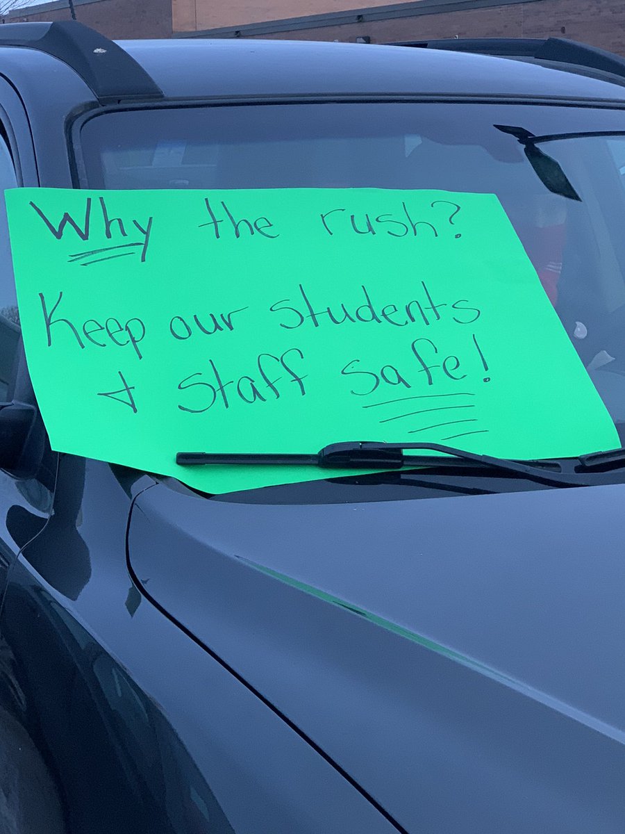 DeevonRahming's tweet image. Dozens of @SPPS_News teachers and staff along with leaders from  @EducationMN are rallying and urging state and district leaders to hold off on plans to resume in person learning come Feb. 1st. Hear from those on both sides of the argument tonight, on @kare11 News at 10.