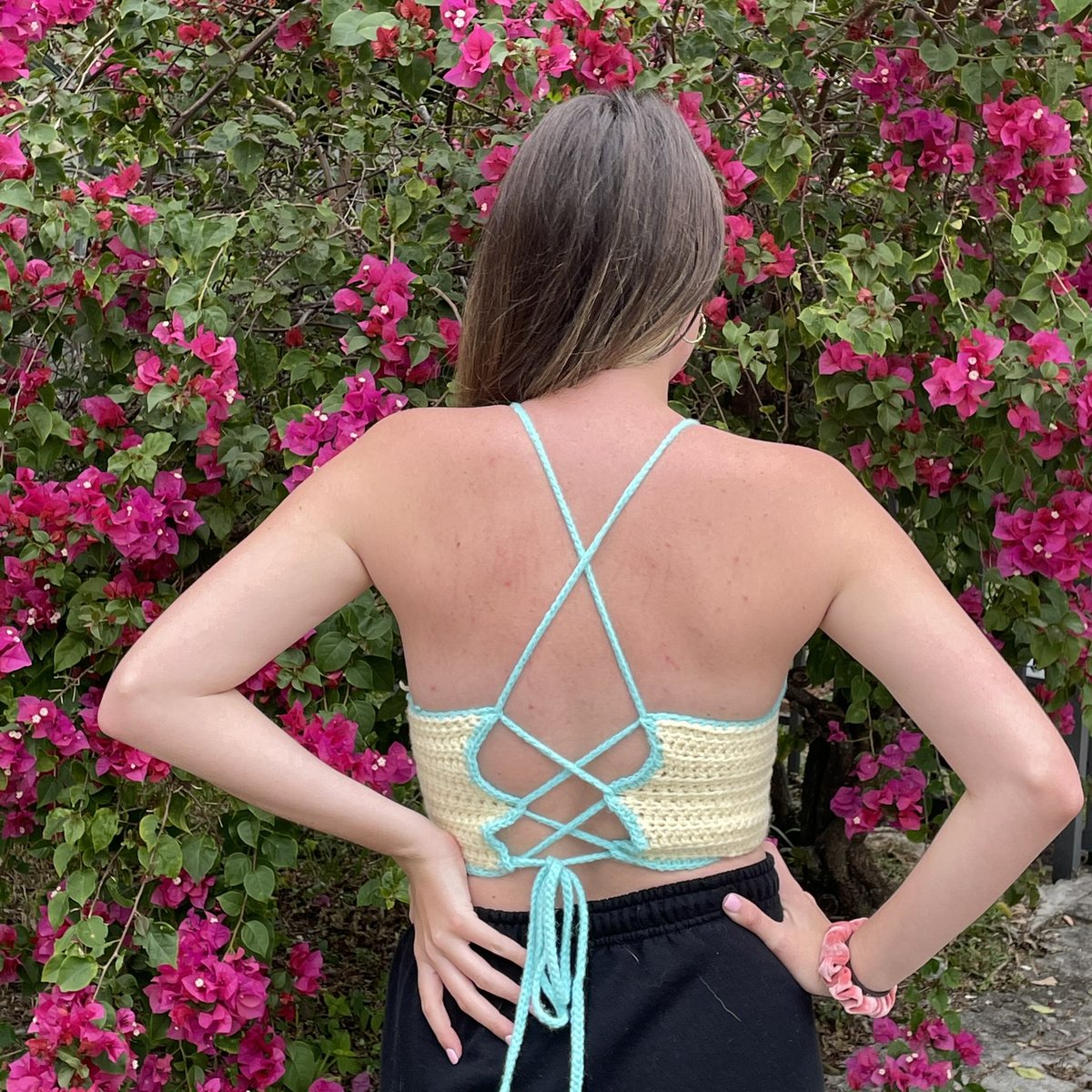KenniCollective's tweet photo. if anyone wants a custom crochet cami with a cute little criss cross back moment !! I have 4 spots available on my website now :) 💖🤠https://t.co/XM2ReUNHTe https://t.co/E3WjVzNFcW