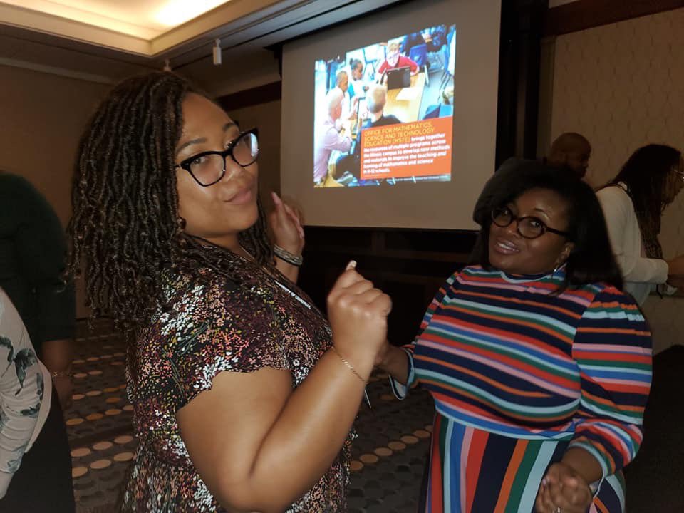 drcroom's tweet photo. @polumechanos Of course #myadvisor @LoriPattonDavis #wecute https://t.co/MzIb0CmqUn