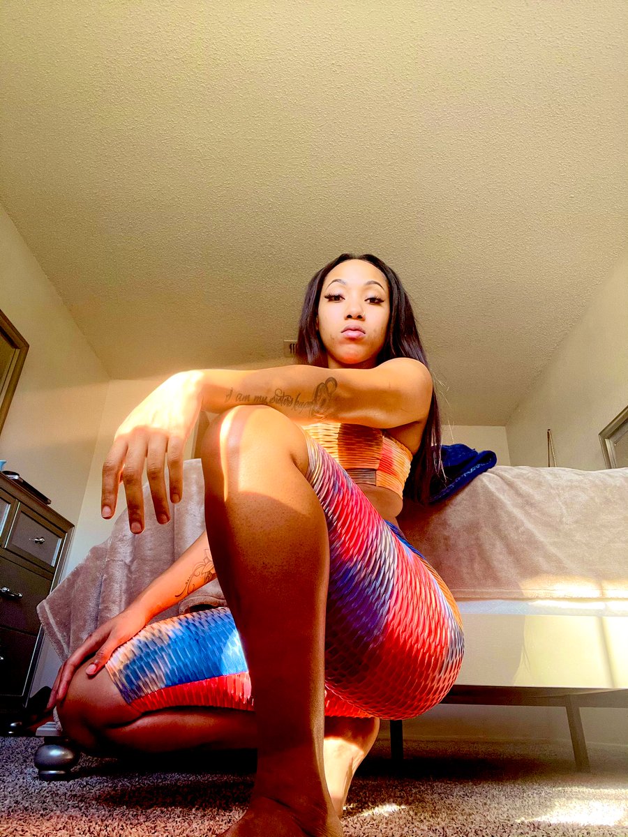 AlaskinH's tweet photo. Stiff Ass lil BitchβΌοΈπ
#sexylightskin #houstondancer #highroller #talknasty #bussit #MeanGirls #rawbaby https://t.co/4DmjTyfiUA