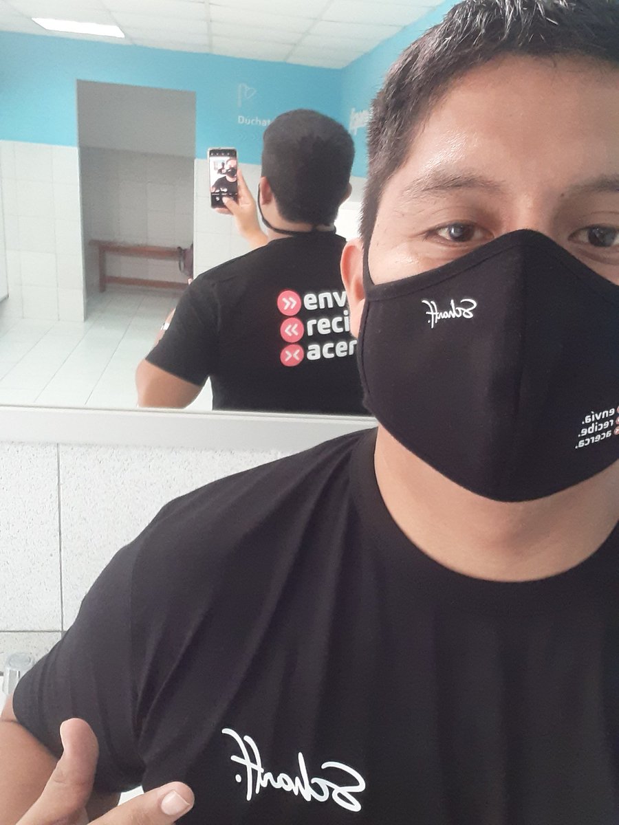 Guille_III's tweet photo. Aquí, emocionado con mi primer polo de la chamba (luego de un año)
#Scharff #LoveMyJob https://t.co/ZlYlE7LQ3q