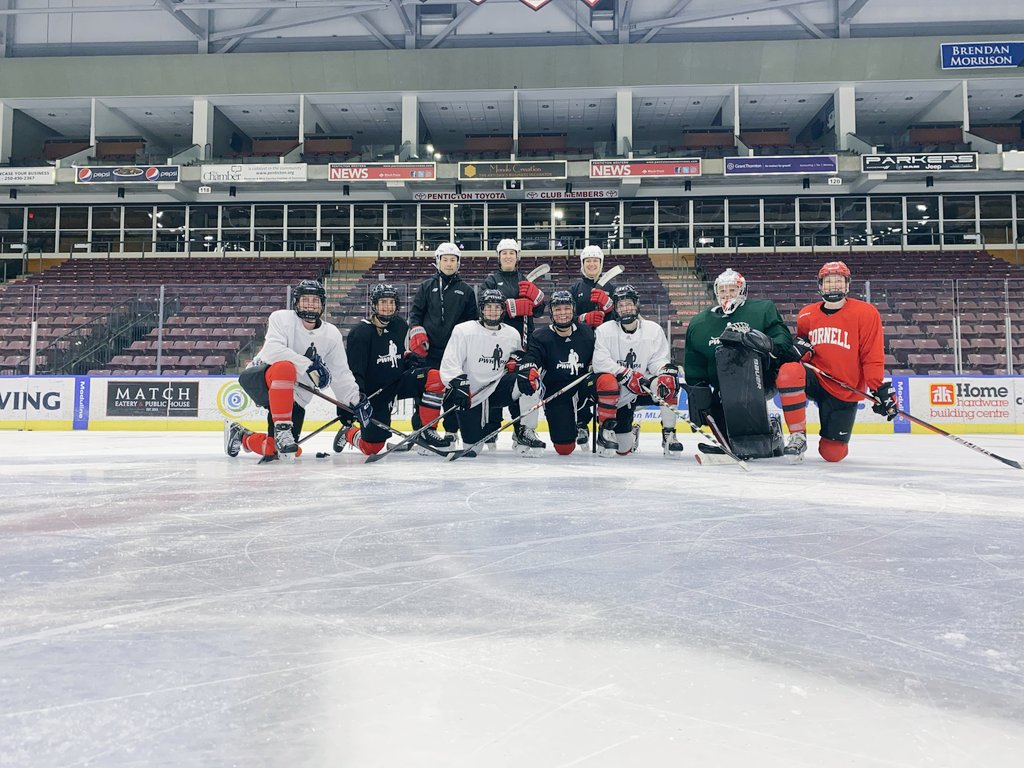 I used to play with and against some of these ladies and now got an opportunity to coach them. What a great experience teaching some of the best in the world!🙌🏒 @PWHPA @TeamCanada @OkanaganHockey