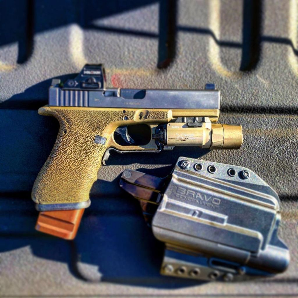 BravoHolsters's tweet photo. Switched to the #holosun #507c from the #trijicon #rmr
I love the RMR, but battery life and maintenance were the reason I swapped. Some well read and experienced dudes that I trust said they trust the holosun, so I will too.
#Repost @breacher731 https://t.co/1lKiNkNAwc