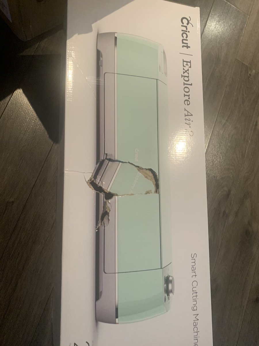 shereenairis's tweet photo. @FedExCanada reach out to me please! https://t.co/ITI5jm0dN3