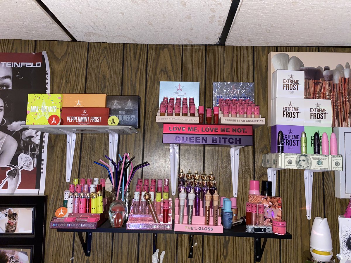 Samanth05836066's tweet photo. Might have a wee bit of a @JeffreeStar problem!!! Palettes and mirrors aren’t in this pic though!!! Just merch and some of my makeup I have on display!! I really hope you see and mine this!!!#jeffreestar #jefree #star #jeffreestaraprroved #jeffreestarcosmetics https://t.co/WeHNoFPCEU