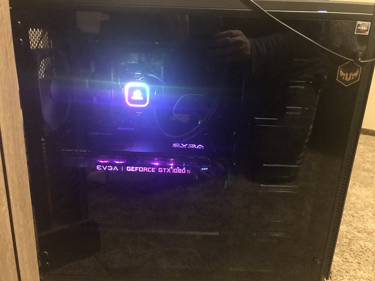 PocketsPizza's tweet image. I got my new gaming PC a few days ago. Just upgraded from a gaming laptop to this beast. Runs super well so far. Specs down below if you are interested.