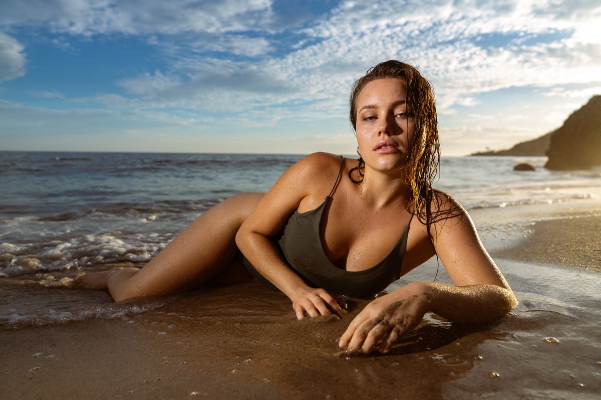 Akinography's tweet photo. Hi everybody! Decided to join in on this #portfolioday, my first ever! I'm a cinematic portrait and event photographer based around the Los Angeles and Orange County area in California! Here's some of my favorite shots from my recent work 😁 https://t.co/vkKv2yK19N