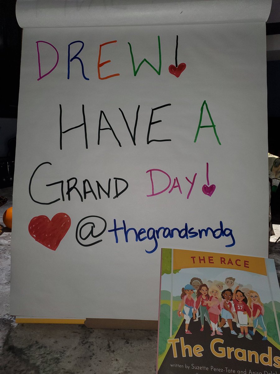 thegrandsmdg's tweet photo. @DrewBarrymoreTV @carrieunderwood https://t.co/Ybp4RKY2MN