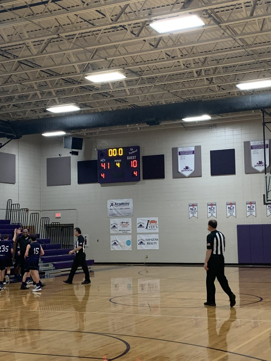 RCEMiddle's tweet photo. Congratulations to our 7th Grade Boys on a 41-10 victory over the Breakers! #teamRCE🐾 #RCEhoops🏀 https://t.co/h0bncvtL0t