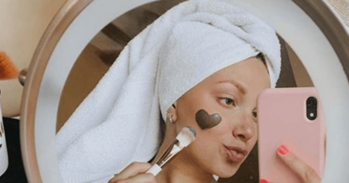 sweetyhigh's tweet photo. Annoyed with your pores? We spoke with an expert on how to get them under control 💗ft. @PerfectImageLLC https://t.co/zhZv58y1J4 https://t.co/lkcSABB5uX