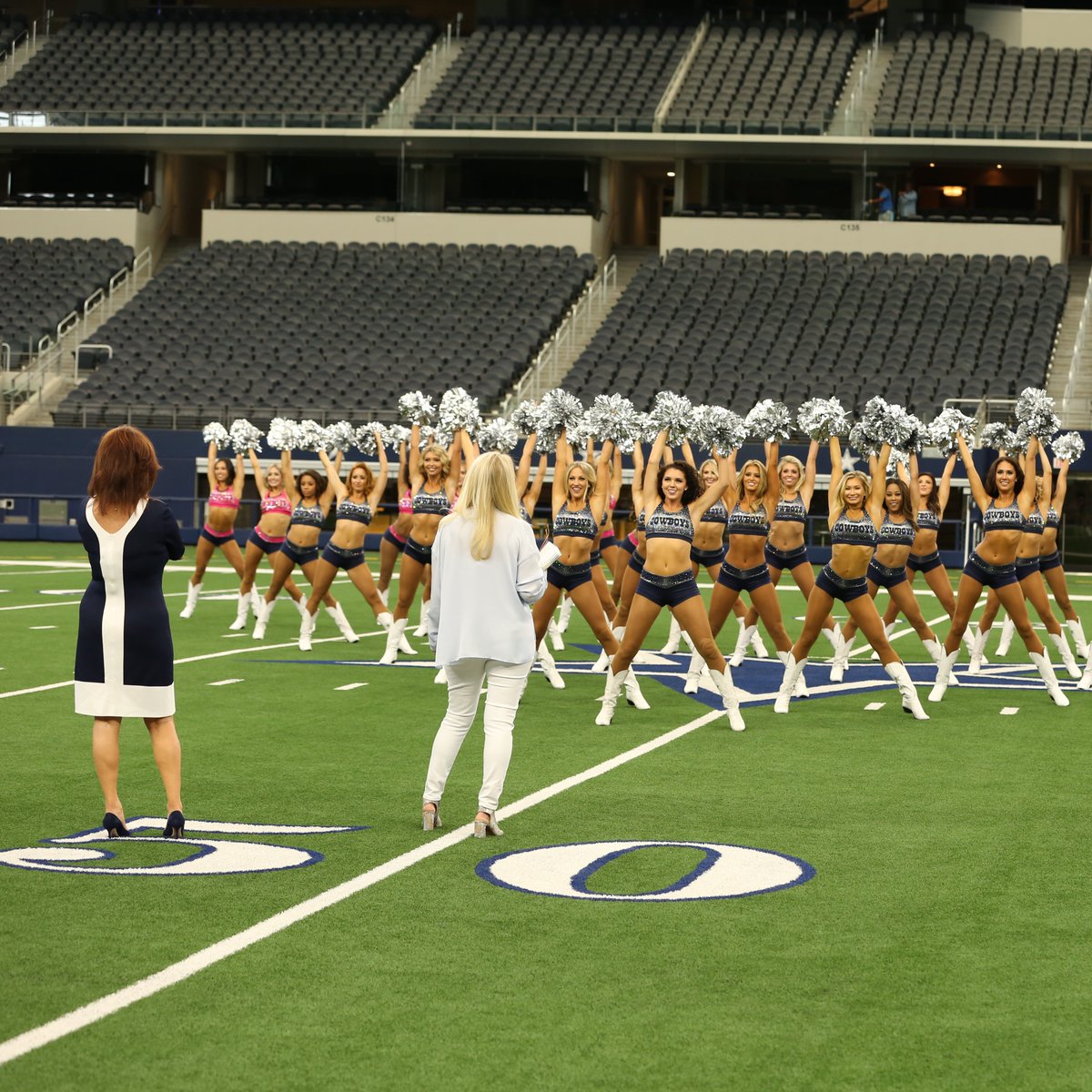 Get your tissues ready because tonight's #dccmakingtheteam finale is about to get emotional! 🤧 

We're making the team TONIGHT at 10/9c on CMT!