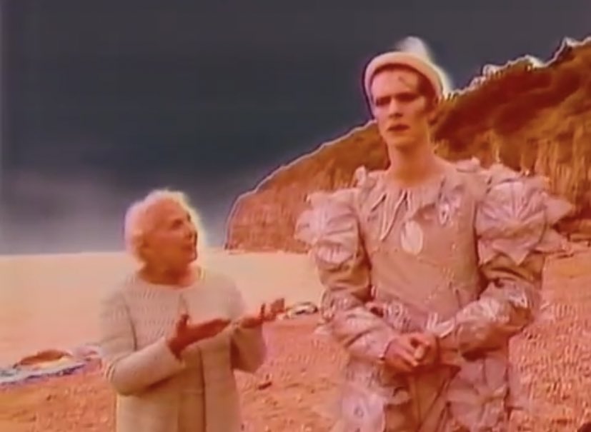 No Context Bowie tweet media