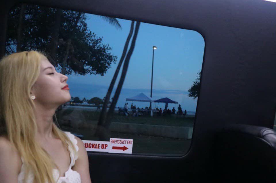 SPCTWISTED's tweet photo. Juniper salió a dar un paseo según ella, pero sabemos que terminó en el #MAMO1STCB porque no iba a perderse de ver al rey de los bichotes regresar con una canción tan iconica así que tonight she's gonna #PRESSITMAMO. 👋🏻 https://t.co/y5OSi5tUK7