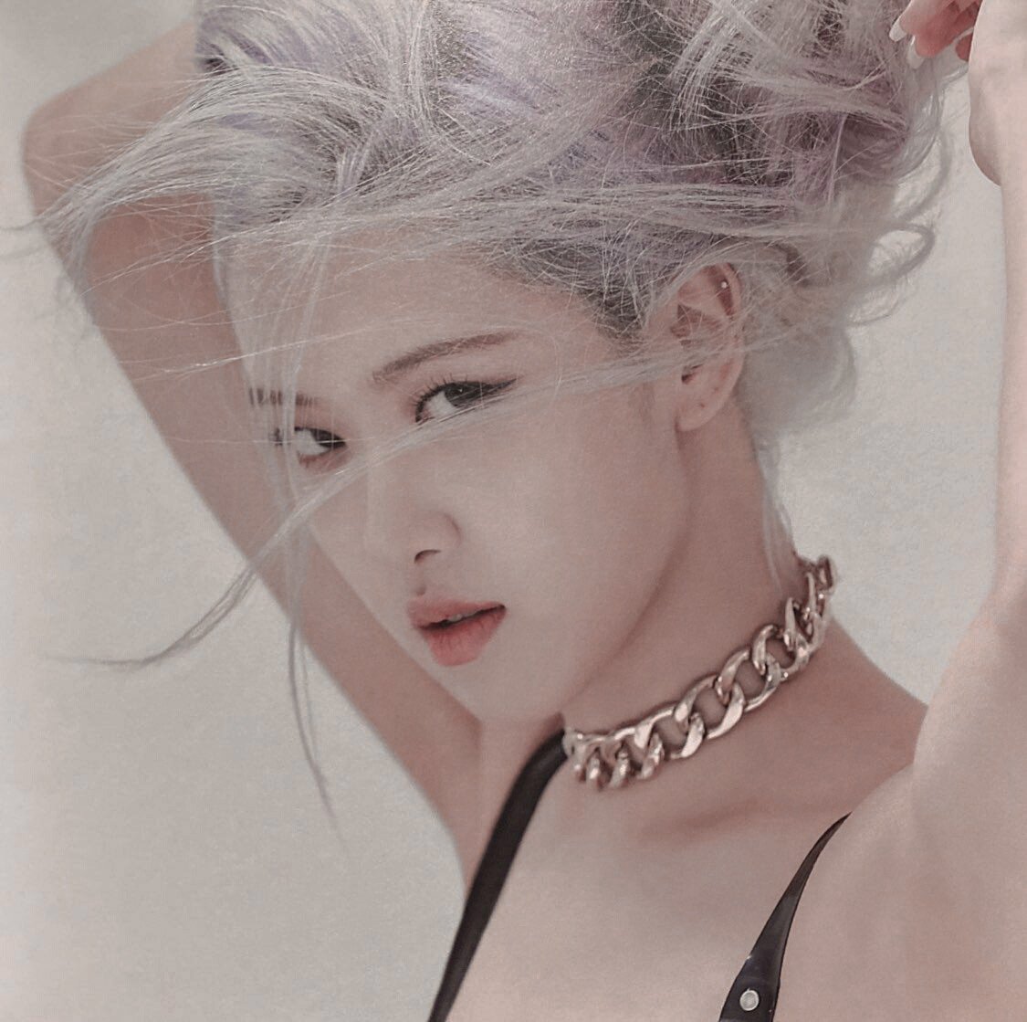 roseannepics's tweet photo. she's so ethereal https://t.co/NquC27GRbN