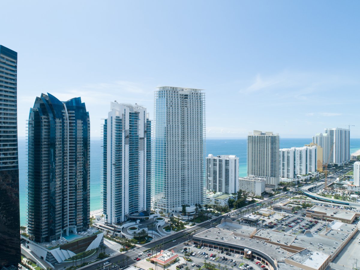 Greater Miami and Miami Beach tweet media