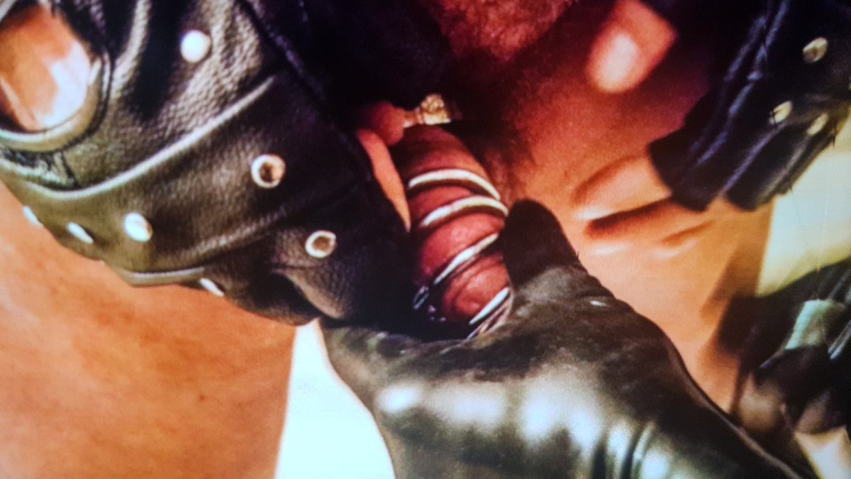 DameSlave's tweet photo. When i work With ou #slave , but still #slavewanted Some other To #Slavery chaptel and become a better #slaveOwner and a better #cashmisstres #dominatrix for ou #pup in thé #pupplaycommunity . Suis ready for ? #dm and live the #SubmissiveIsLife https://t.co/mvcE9zUkUL