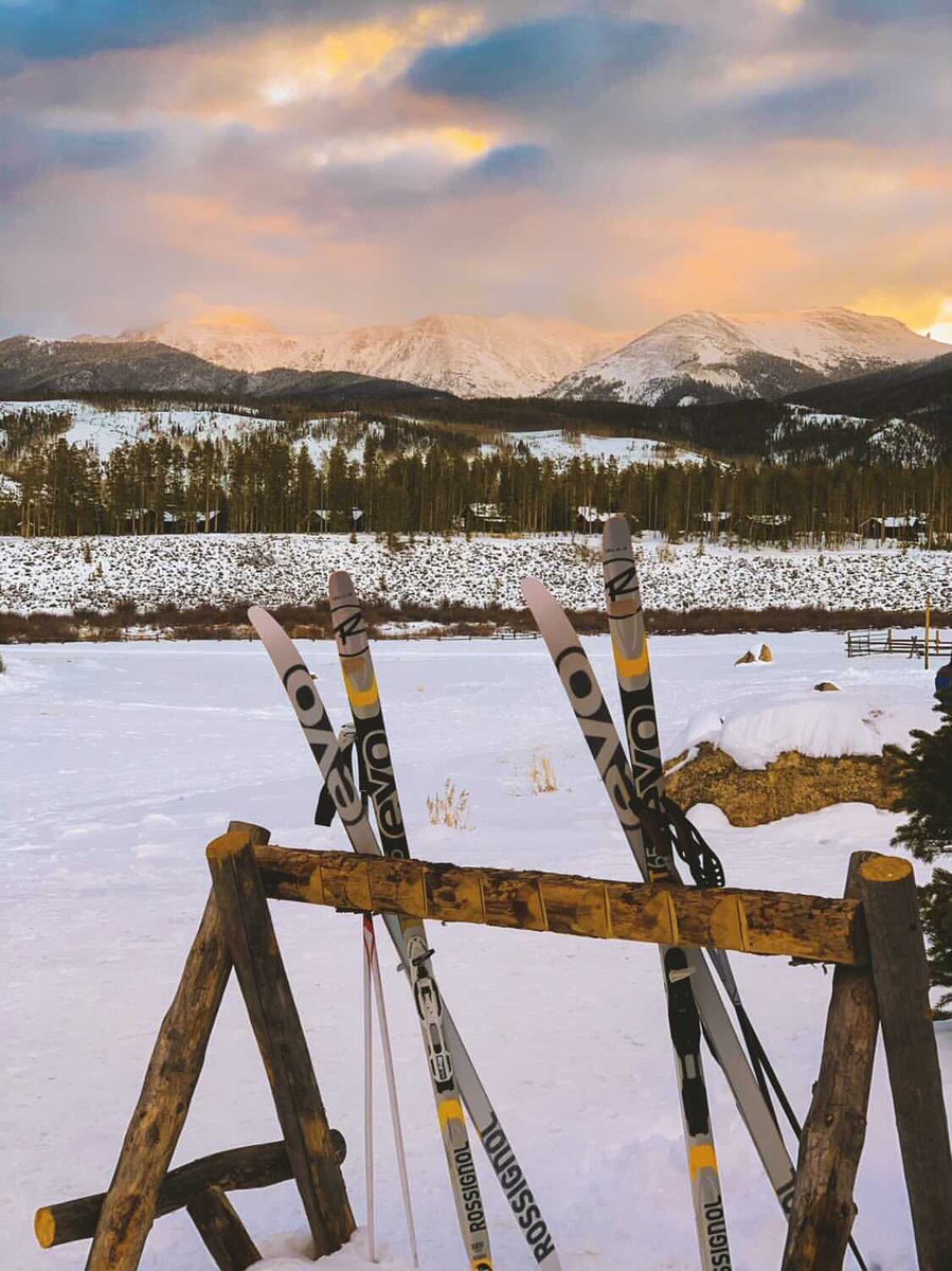 A skier’s paradise. Here you don’t have to choose between downhill and cross-country skiing. Mix &amp; match to customize your perfect ski trip! Learn more at bit.ly/dtrpromo
PC: <a href="/GabeKennedy/">Gabe Kennedy</a>
#skitrip #skiresort #skiseason