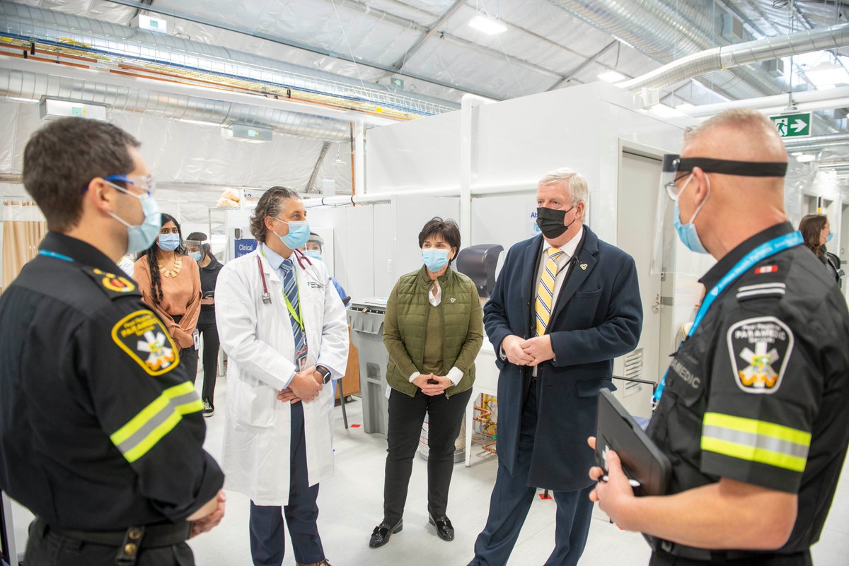 THP Chief of Staff Dr. Dante Morra; THP President and CEO Michelle DiEmanuele; and General Rick Hillier (retd), Chair of Ontario’s COVID-19 Vaccine Distribution Task Force, tour THP’s COVID-19 vaccine clinic in Mississauga and meet with community partners at Peel Paramedics. 