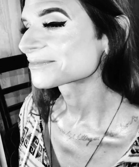 Having a nice night? https://t.co/3umc38bYlI